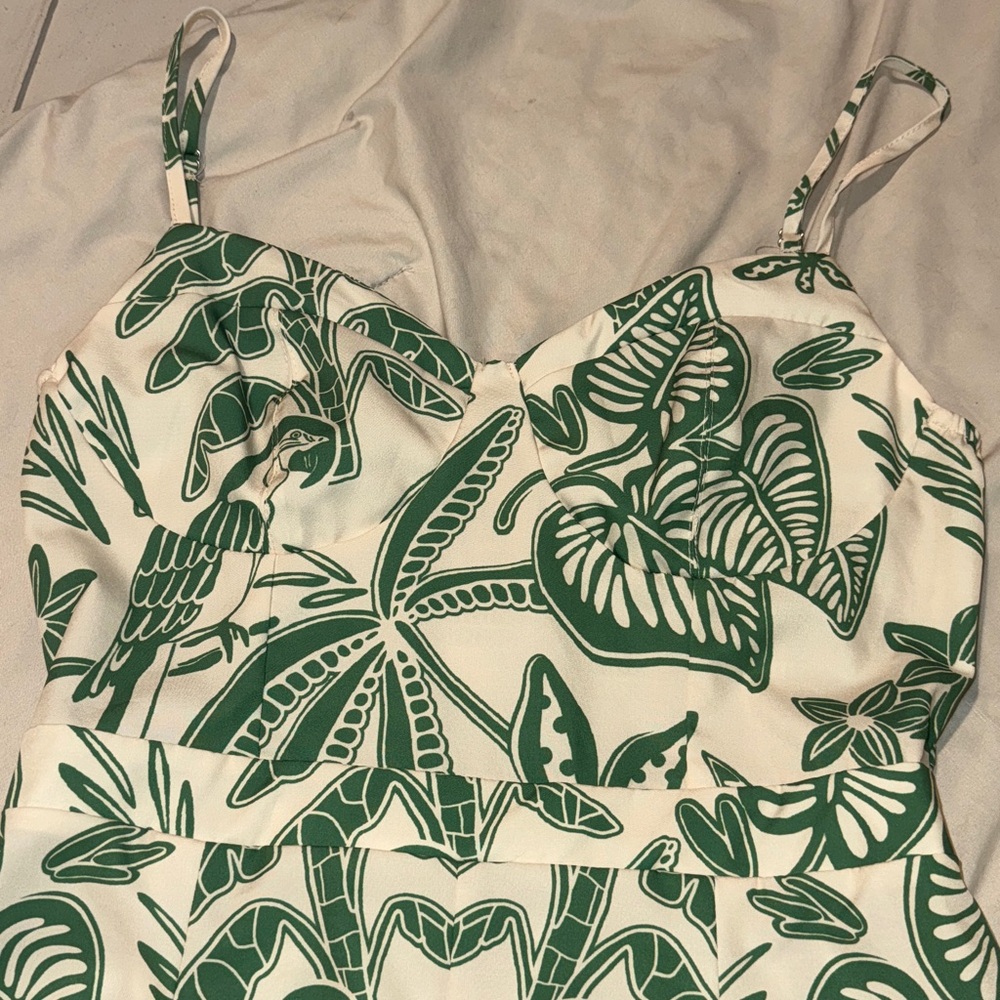 New Green and White Floral summer romper~ - Picture 4 of 7